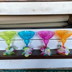 New set of 4 plastic margarita party glasses